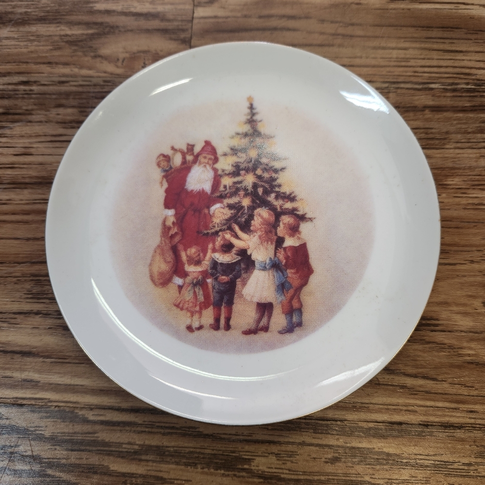 Jasco Memories Of Santa 24K Gold Edged Plate